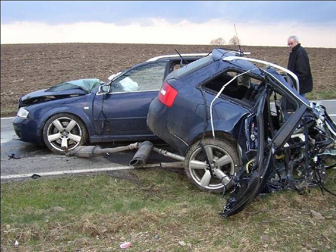 accident-audi-rs6-4-728