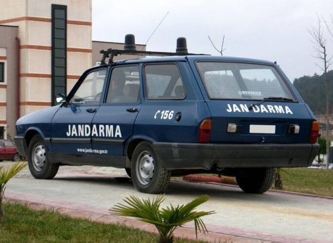5214122a7ef50c4782814752186ea72c--renault--police-cars