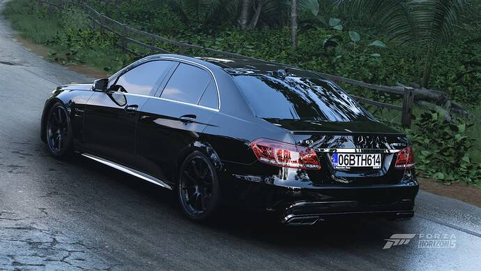 Mercedes E63 AMG