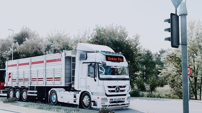 eurotrucks2 2025-10-28 13-35-53_525