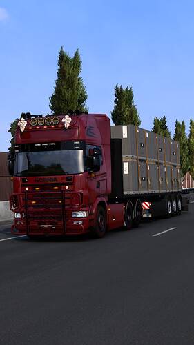 ets2_20251004_180043_00