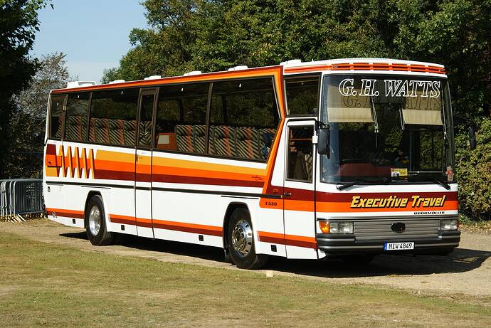 G_H_Watts_Coaches_coach_(MIW_4849),_Showbus_2009